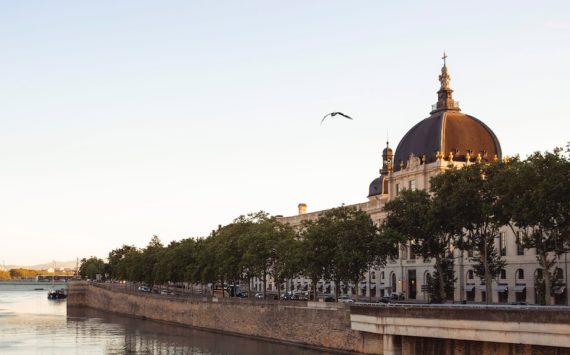 Le Grand Hôtel-Dieu mise sur l’art et la gastronomie pour animer son été